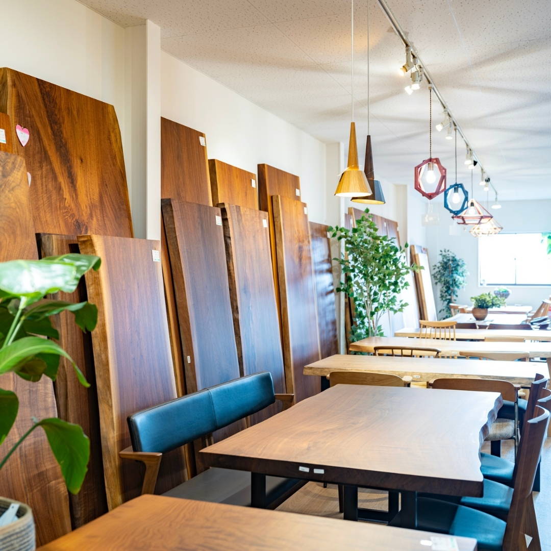 無垢一枚板– 府中家具の館